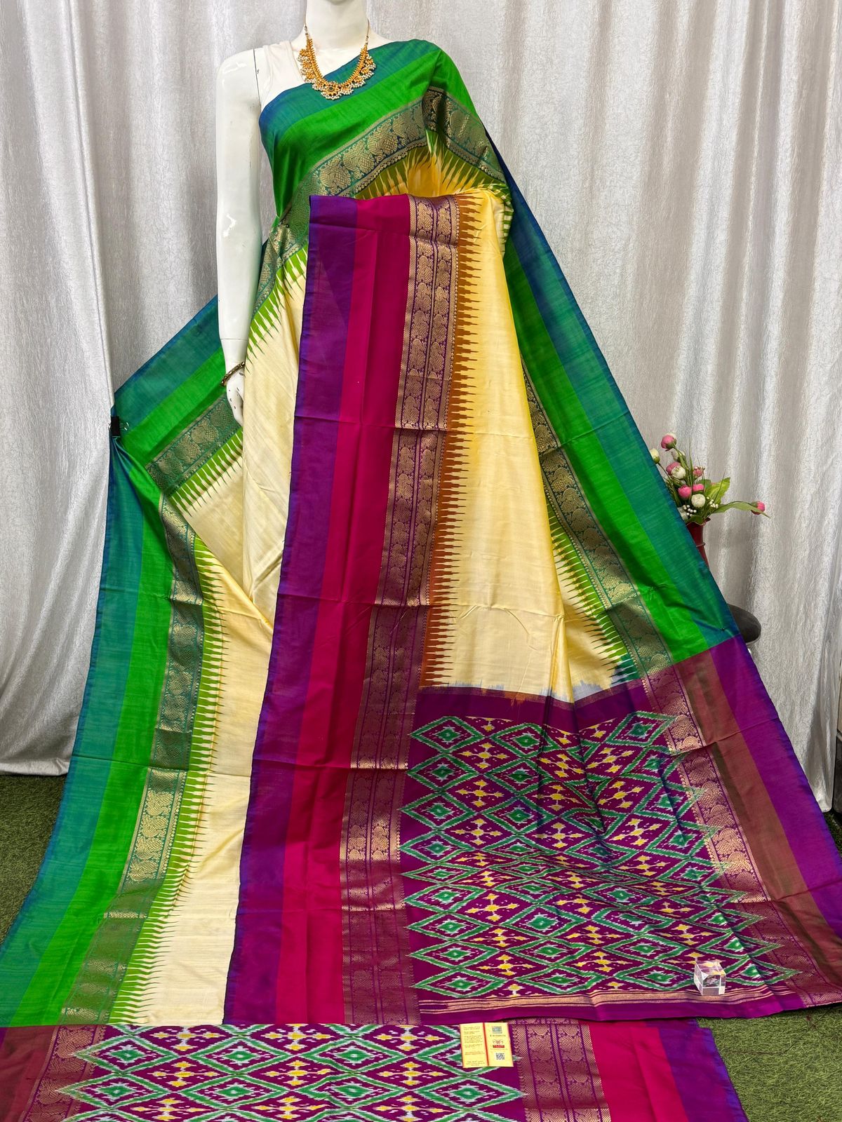 Pochampally Ikkat Silk  Kanchi Border Sarees