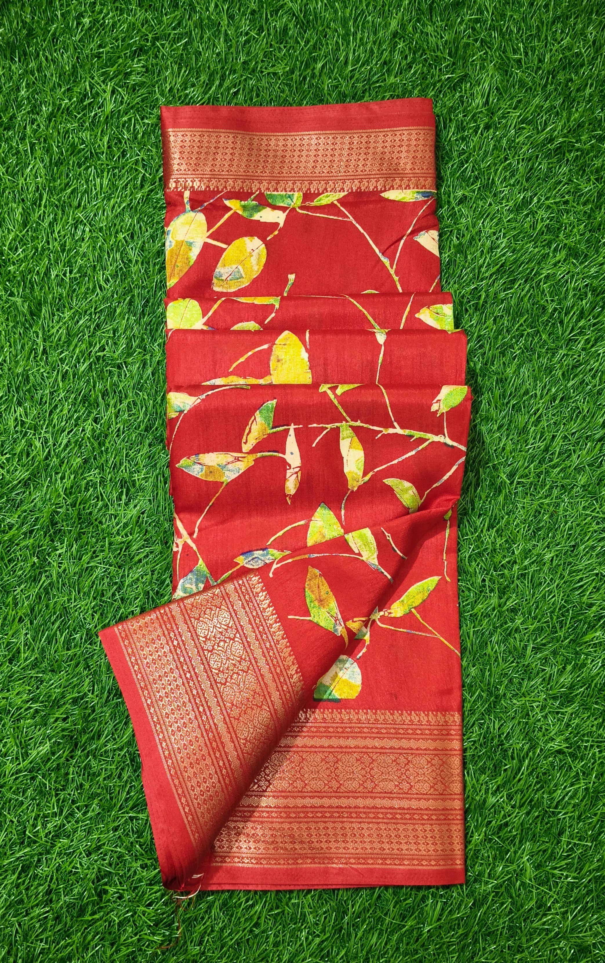 Designer Leaf Print Saree in Red & Gold